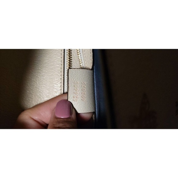 Authenticated Gucci Small Bee Star Sylvie Crossbody White Calf Leather Bag - Picture 7 of 16